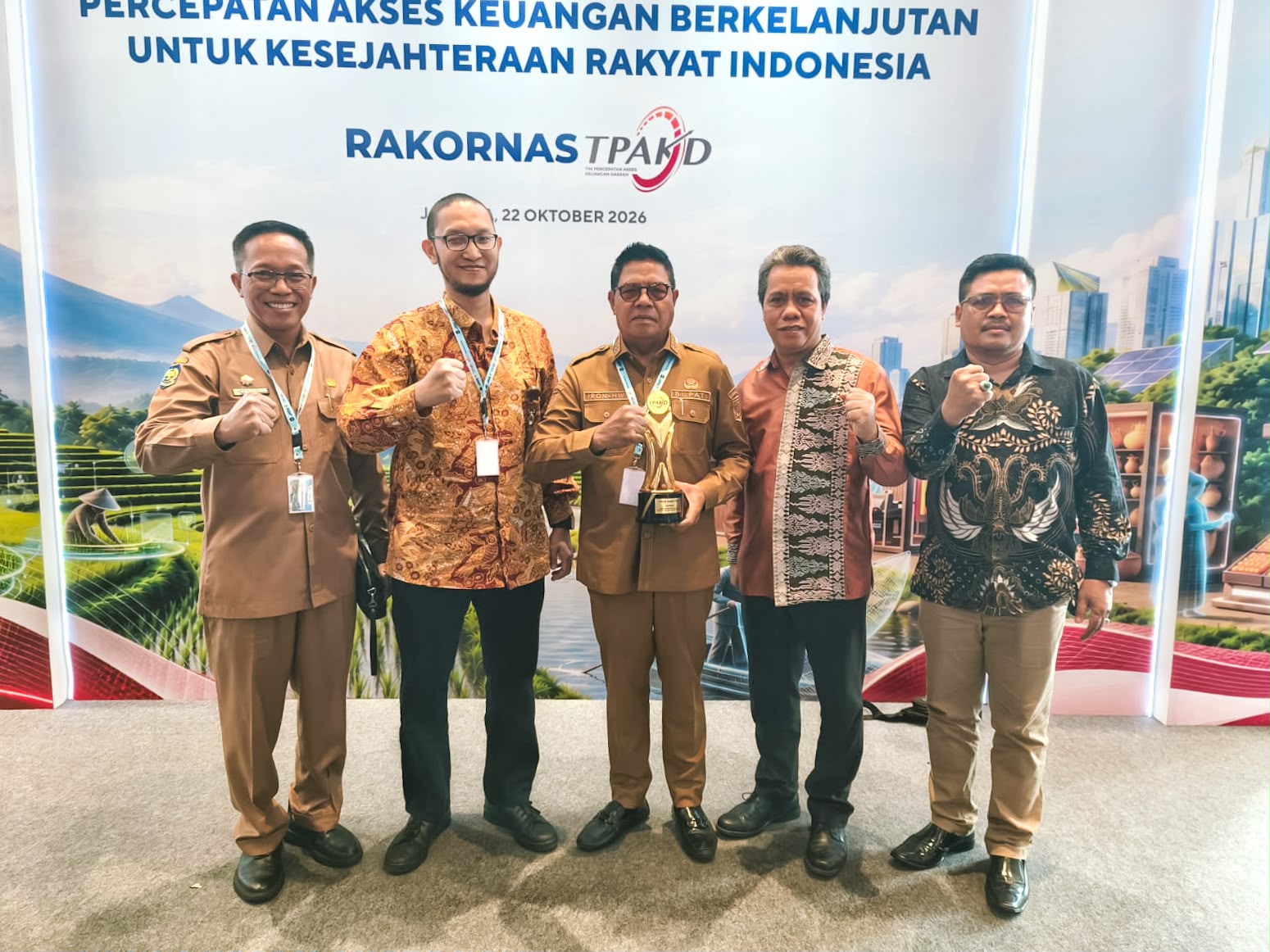 Lotim Pertahankan TPAKD AWARD