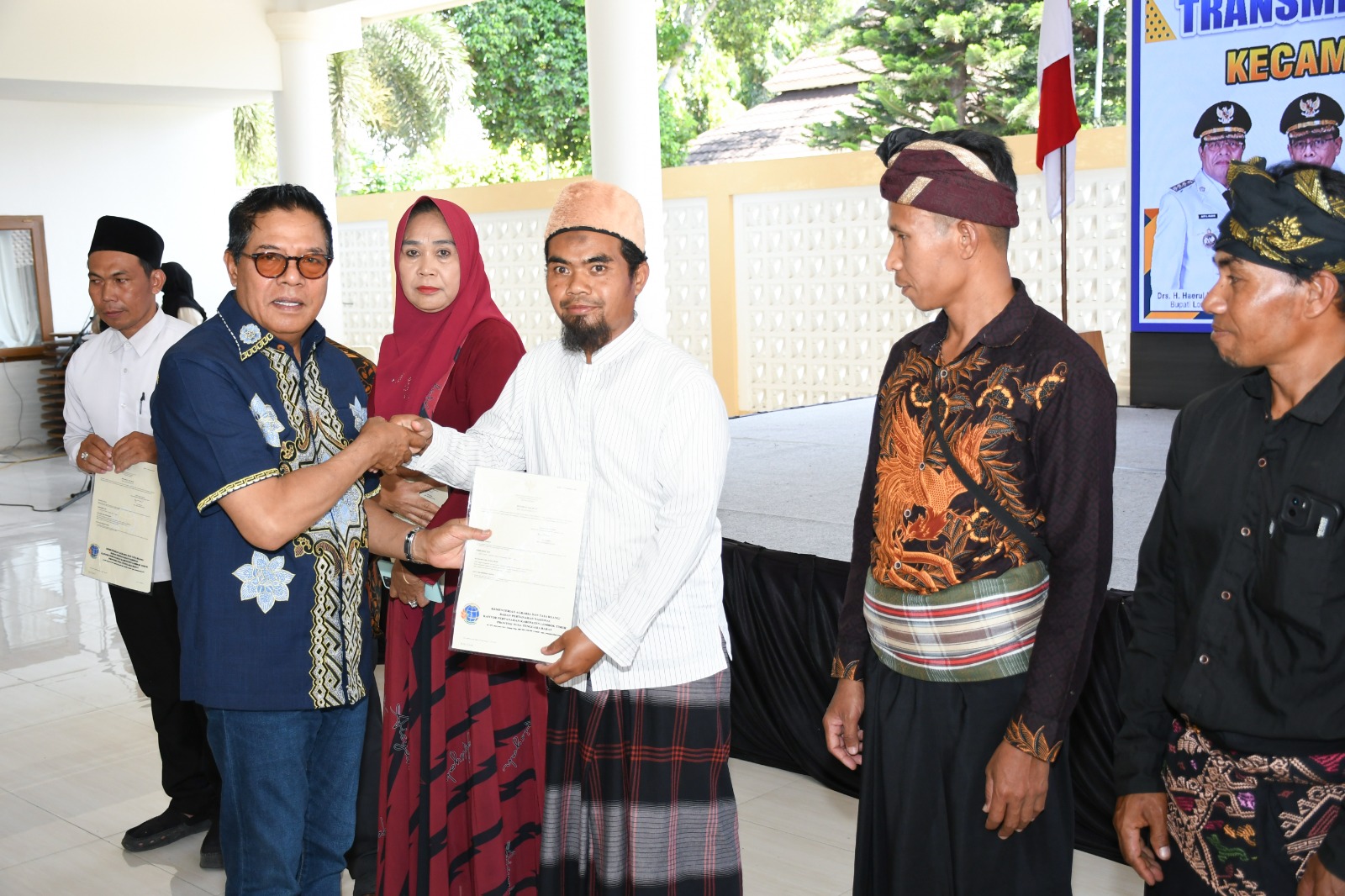Penyerahan SHM 109 KK UPT Jeringo
