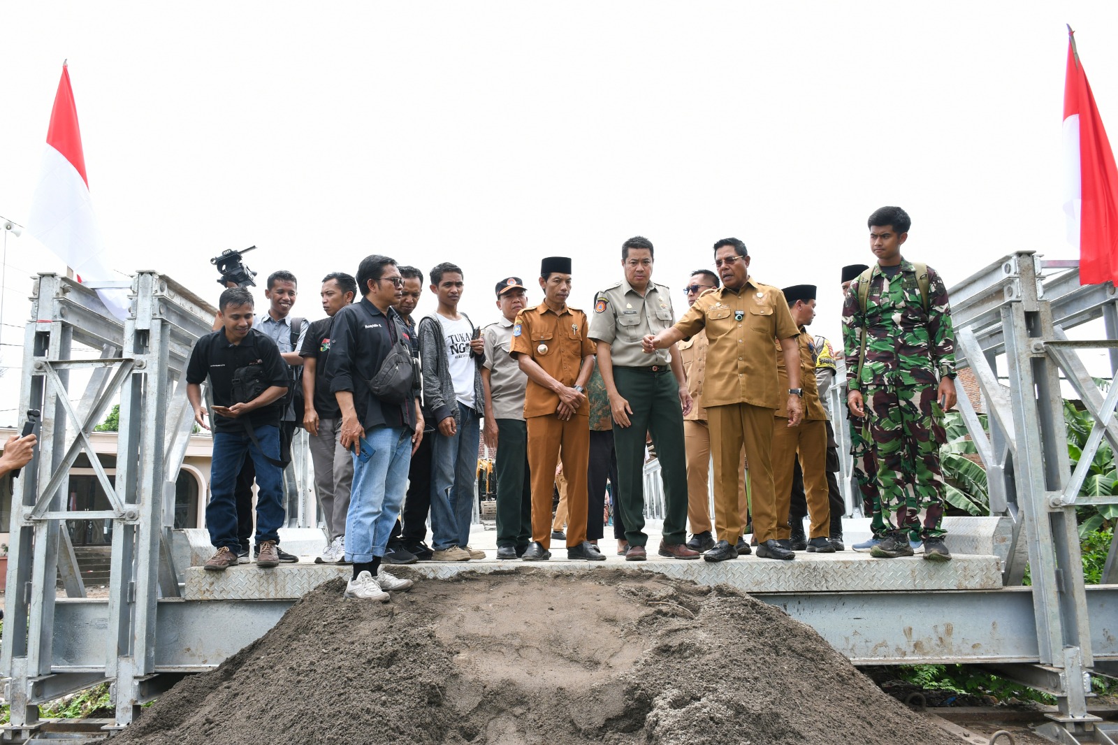 Bupati Pastikan Jembatan Bailey Pulihkan Aktifitas Masyarakat