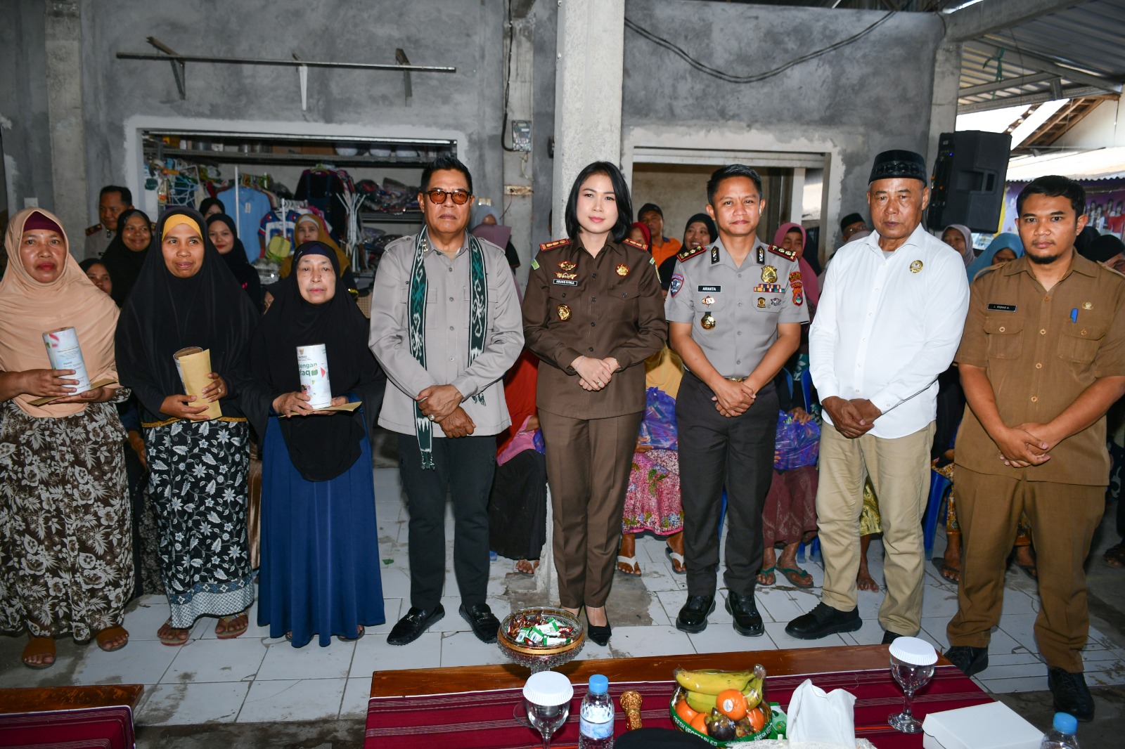 Distribusi Bantuan bagi Pedagang Pasar Tenten